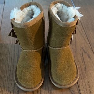 Koolaburra by Ugg - Baby/Toddler Victoria Short Fashion Boots (Size: 5-6)